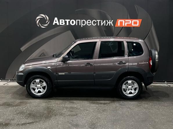 Chevrolet Niva I Рестайлинг с пробегом 2017 года, цена 700 000 рублей, 184178 км, внедорожник, Автокод Объявления