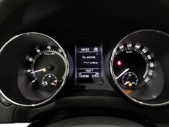 Skoda Yeti I Рестайлинг с пробегом 2017 года, цена 1 367 000 рублей, 123316 км, внедорожник, Автокод Объявления