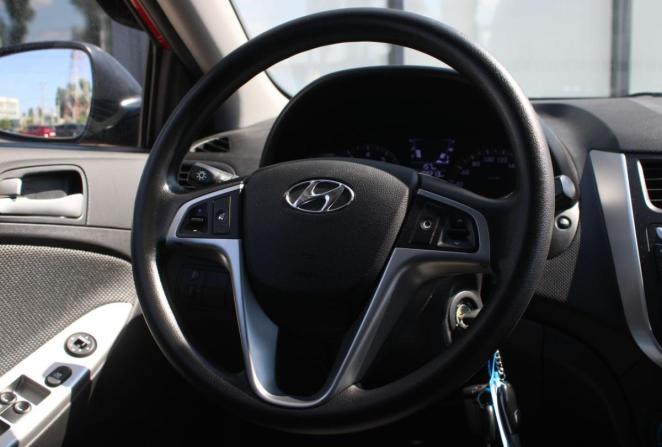 Hyundai Solaris I с пробегом 2013 года, цена 915 000 рублей, 109213 км, хэтчбек, Автокод Объявления