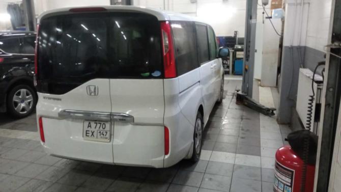 Honda Stepwgn V с пробегом 2015 года, цена 1 510 000 рублей, 193413 км, минивэн, Автокод Объявления