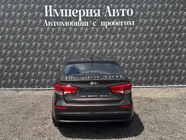 Kia Rio III Рестайлинг с пробегом 2016 года, цена 895 000 рублей, 133000 км, седан, Автокод Объявления