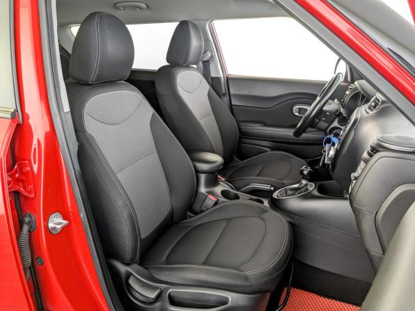 Kia Soul II Рестайлинг с пробегом 2017 года, цена 1 200 000 рублей, 199220 км, хэтчбек, Автокод Объявления