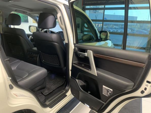 Toyota Land Cruiser 200 Series Рестайлинг 2 с пробегом 2018 года, цена 8 990 000 рублей, 42226 км, внедорожник, Автокод Объявления