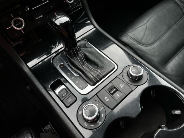 Volkswagen Touareg II с пробегом 2011 года, цена 1 790 000 рублей, 255701 км, внедорожник, Автокод Объявления