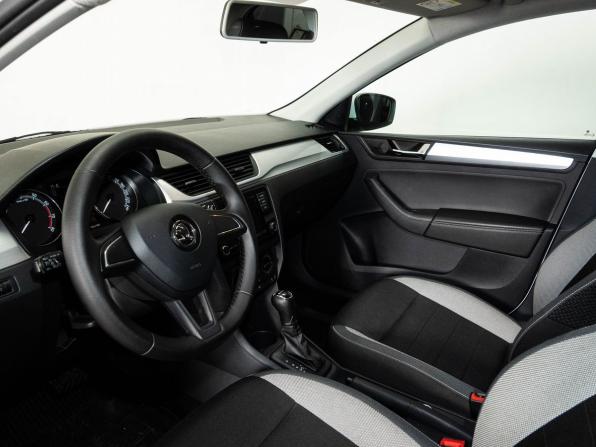 Skoda Rapid I Рестайлинг с пробегом 2019 года, цена 1 330 000 рублей, 95702 км, лифтбек, Автокод Объявления
