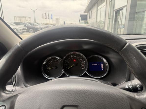 Renault Sandero II с пробегом 2017 года, цена 945 000 рублей, 102321 км, хэтчбек, Автокод Объявления