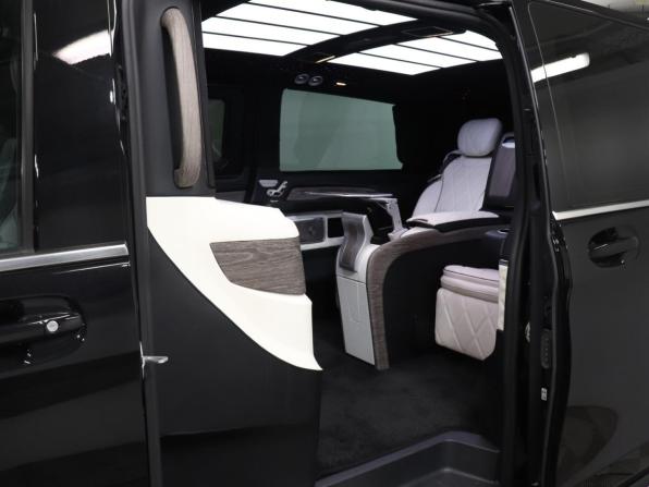 Mercedes-Benz V-Класс III (W447) Рестайлинг 2 с пробегом 2025 года, цена 17 999 000 рублей, 2050 км, минивэн, Автокод Объявления