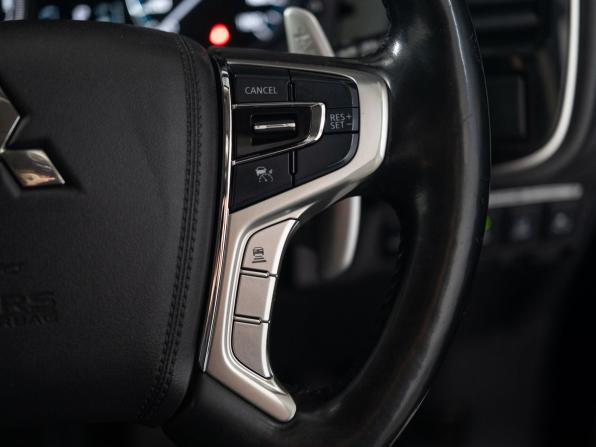 Mitsubishi Outlander III Рестайлинг 2 с пробегом 2018 года, цена 2 380 500 рублей, 125953 км, внедорожник, Автокод Объявления