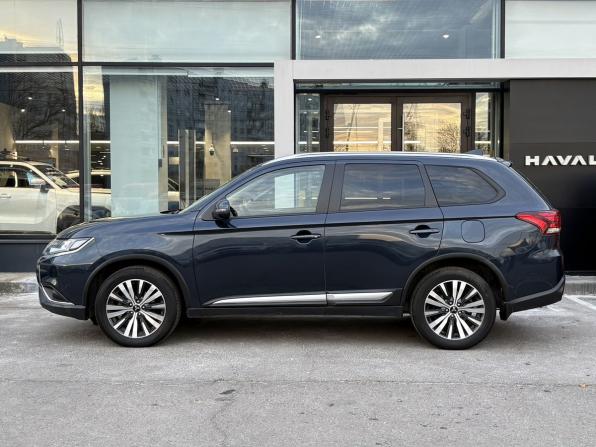 Mitsubishi Outlander III Рестайлинг 3 с пробегом 2021 года, цена 2 959 000 рублей, 52886 км, внедорожник, Автокод Объявления