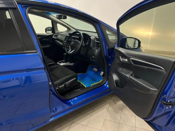 Honda Fit III с пробегом 2015 года, цена 1 050 000 рублей, 117588 км, хэтчбек, Автокод Объявления