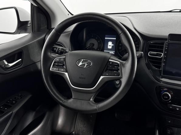 Hyundai Solaris II Рестайлинг с пробегом 2020 года, цена 1 629 000 рублей, 44194 км, седан, Автокод Объявления