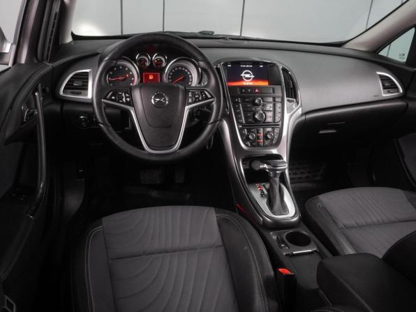 Opel Astra J Рестайлинг с пробегом 2014 года, цена 814 000 рублей, 182582 км, седан, Автокод Объявления