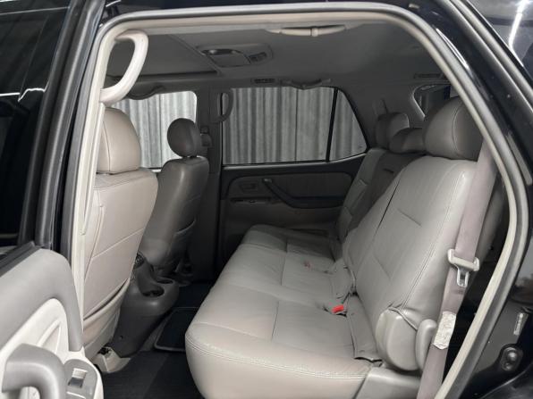 Toyota Sequoia I Рестайлинг с пробегом 2005 года, цена 1 850 000 рублей, 230000 км, внедорожник, Автокод Объявления