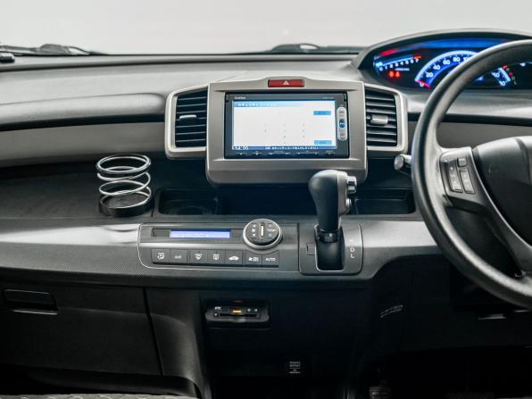 Honda Freed I Рестайлинг 2 с пробегом 2014 года, цена 1 100 000 рублей, 180582 км, компактвэн, Автокод Объявления