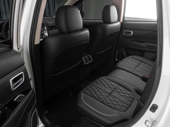 Mitsubishi Outlander III Рестайлинг 3 с пробегом 2022 года, цена 3 710 000 рублей, 6357 км, внедорожник, Автокод Объявления
