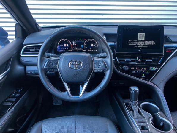 Toyota Camry VIII (XV70) Рестайлинг с пробегом 2023 года, цена 3 450 000 рублей, 33000 км, седан, Автокод Объявления
