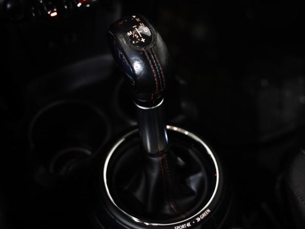 Mini Hatch III (F55/F56) с пробегом 2016 года, цена 2 198 000 рублей, 131026 км, хэтчбек, Автокод Объявления