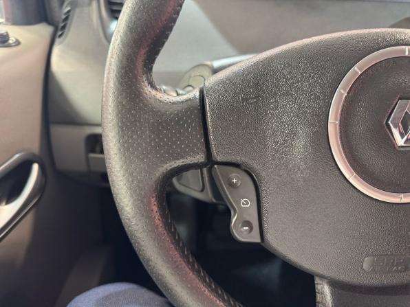 Renault Scenic II Рестайлинг с пробегом 2009 года, цена 499 000 рублей, 279754 км, компактвэн, Автокод Объявления
