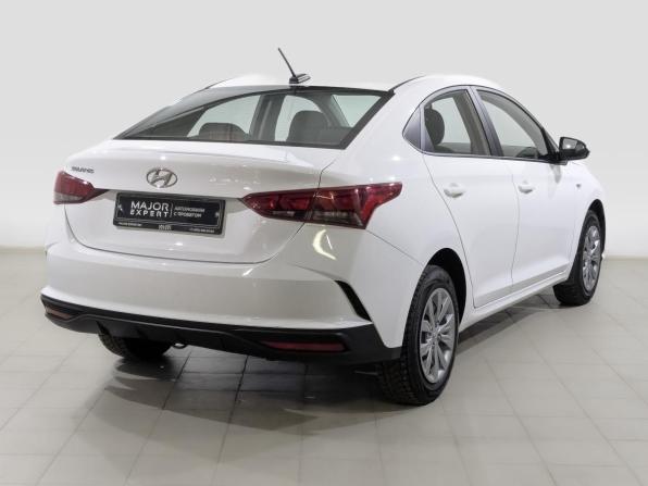 Hyundai Solaris II Рестайлинг с пробегом 2022 года, цена 1 740 000 рублей, 61112 км, седан, Автокод Объявления