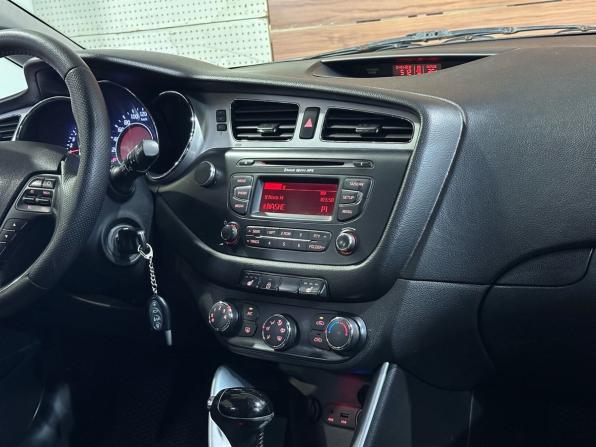 Kia Ceed II с пробегом 2012 года, цена 899 900 рублей, 195712 км, хэтчбек, Автокод Объявления