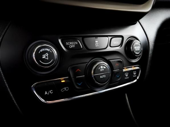 Jeep Cherokee V (KL) с пробегом 2014 года, цена 1 925 000 рублей, 71060 км, внедорожник, Автокод Объявления