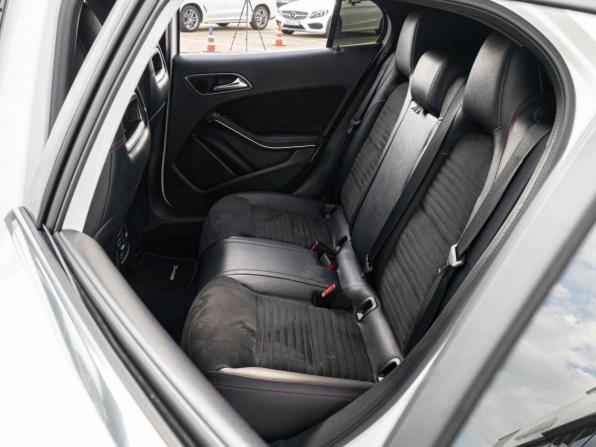 Mercedes-Benz GLA I (X156) Рестайлинг с пробегом 2018 года, цена 2 220 000 рублей, 92816 км, внедорожник, Автокод Объявления