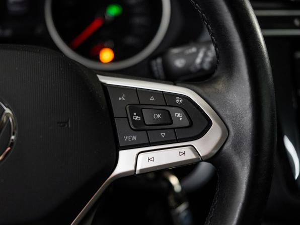 Volkswagen Tiguan II Рестайлинг с пробегом 2021 года, цена 2 849 500 рублей, 46348 км, внедорожник, Автокод Объявления