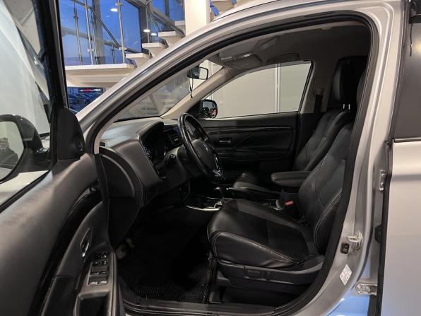 Mitsubishi Outlander III Рестайлинг 2 с пробегом 2017 года, цена 1 739 000 рублей, 201953 км, внедорожник, Автокод Объявления