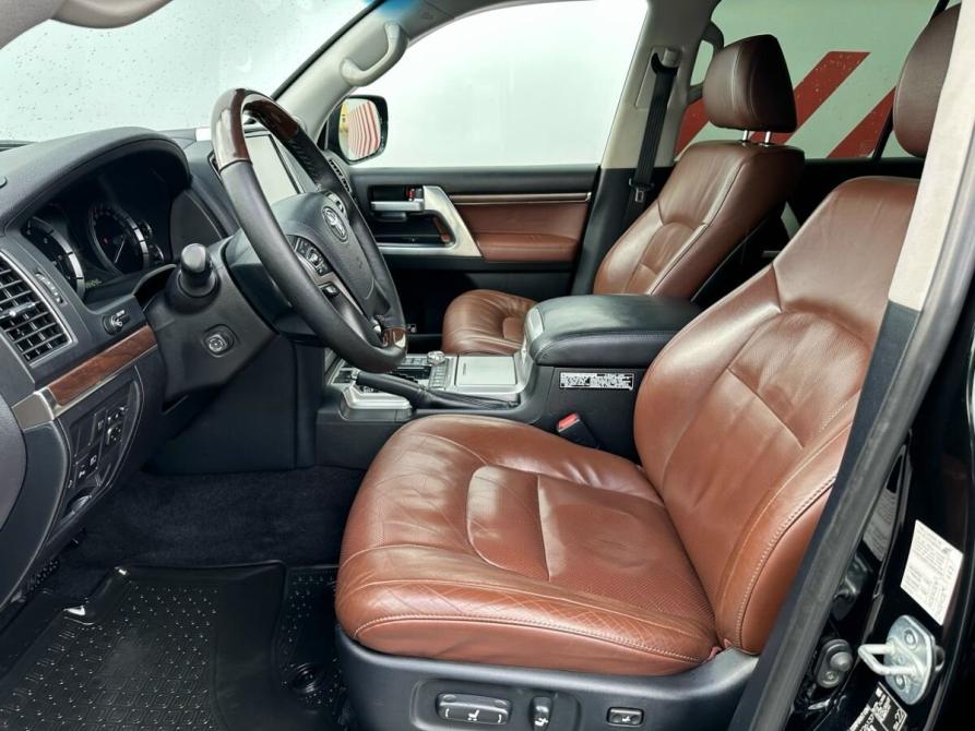 Toyota Land Cruiser 200 Series Рестайлинг 2 Пермь  - изображение 12