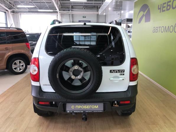 Chevrolet Niva I Рестайлинг с пробегом 2017 года, цена 680 000 рублей, 140940 км, внедорожник, Автокод Объявления