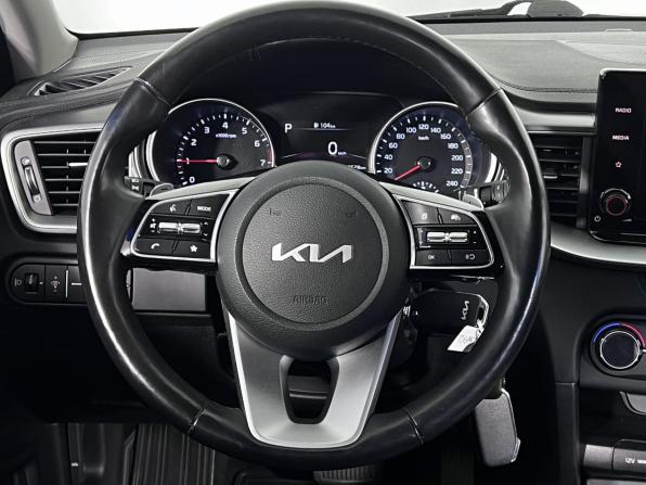 Kia Ceed III Рестайлинг с пробегом 2022 года, цена 2 180 000 рублей, 50500 км, универсал, Автокод Объявления