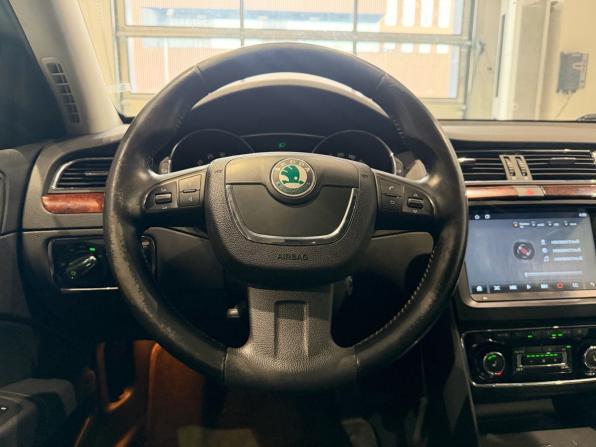 Skoda Superb II с пробегом 2012 года, цена 1 080 000 рублей, 260953 км, универсал, Автокод Объявления