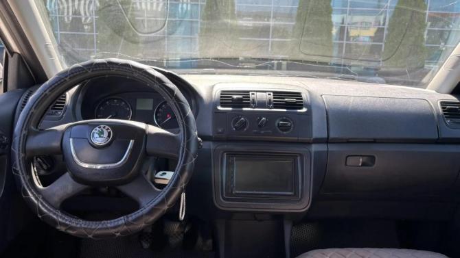 Skoda Fabia II Рестайлинг с пробегом 2011 года, цена 420 000 рублей, 253368 км, хэтчбек, Автокод Объявления