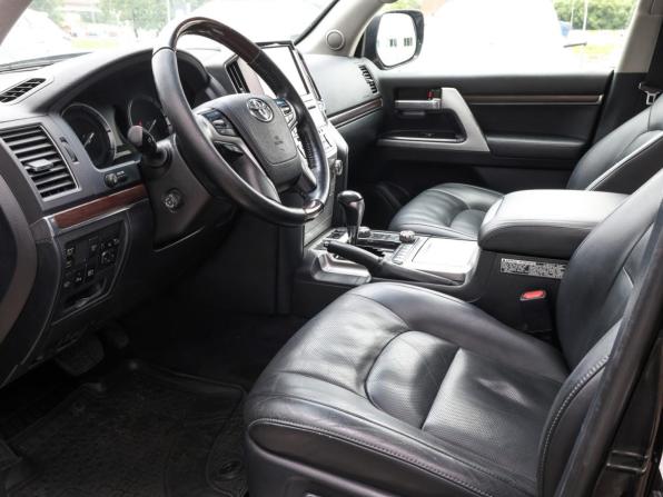 Toyota Land Cruiser 200 Series Рестайлинг 2 с пробегом 2017 года, цена 5 898 000 рублей, 233960 км, внедорожник, Автокод Объявления
