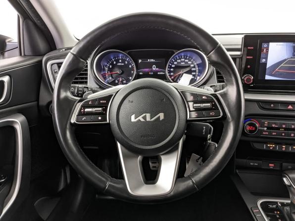 Kia Ceed III Рестайлинг с пробегом 2022 года, цена 2 270 000 рублей, 65392 км, хэтчбек, Автокод Объявления