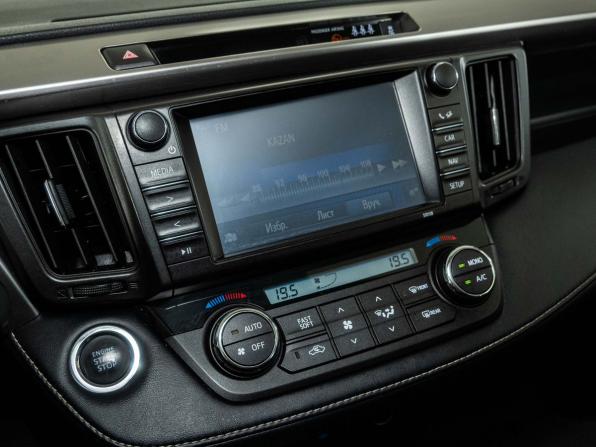 Toyota RAV4 IV (XA40) Рестайлинг с пробегом 2019 года, цена 2 715 000 рублей, 150500 км, внедорожник, Автокод Объявления