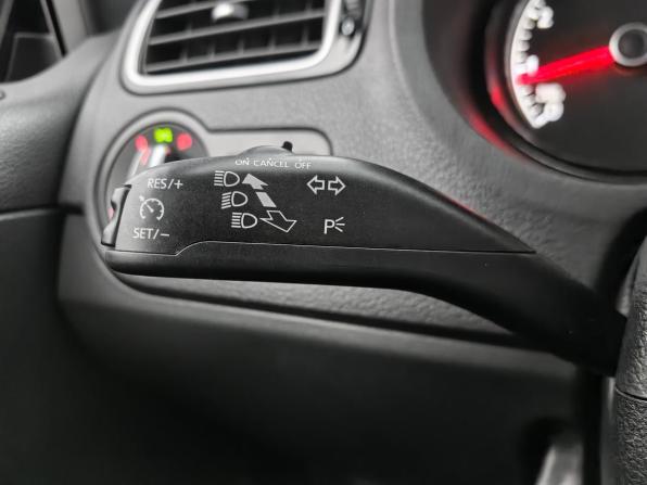 Volkswagen Polo V Рестайлинг с пробегом 2019 года, цена 1 345 000 рублей, 143676 км, седан, Автокод Объявления