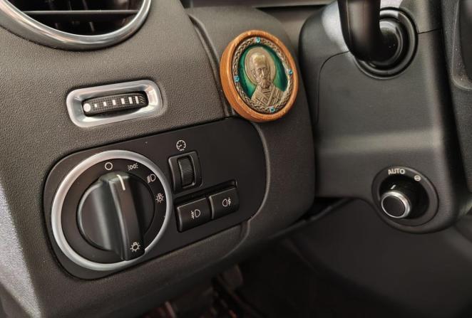Land Rover Discovery IV Рестайлинг с пробегом 2015 года, цена 2 670 000 рублей, 157000 км, внедорожник, Автокод Объявления