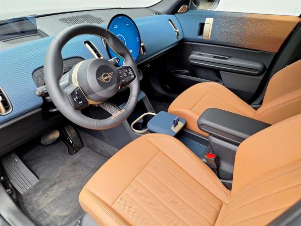 Mini Countryman III с пробегом 2024 года, цена 5 930 000 рублей, 5598 км, внедорожник, Автокод Объявления