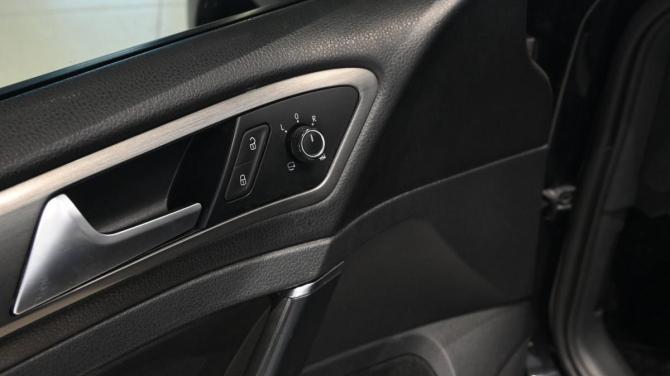 Volkswagen Golf VII с пробегом 2013 года, цена 995 000 рублей, 249657 км, хэтчбек, Автокод Объявления