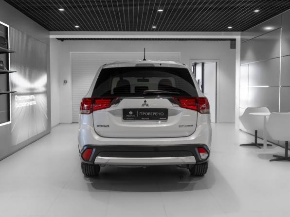 Mitsubishi Outlander III Рестайлинг 2 с пробегом 2015 года, цена 1 670 000 рублей, 108953 км, внедорожник, Автокод Объявления