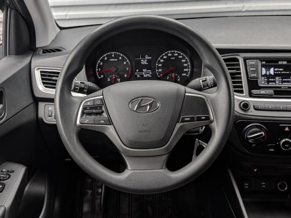 Hyundai Solaris II Рестайлинг с пробегом 2022 года, цена 1 650 000 рублей, 36867 км, седан, Автокод Объявления