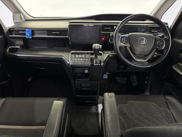 Honda Stepwgn V с пробегом 2016 года, цена 1 960 000 рублей, 103370 км, минивэн, Автокод Объявления