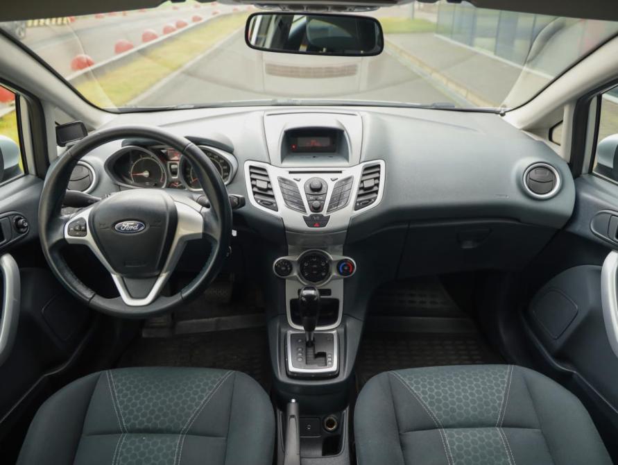 Ford Fiesta Mk6 Санкт-Петербург  - изображение 11