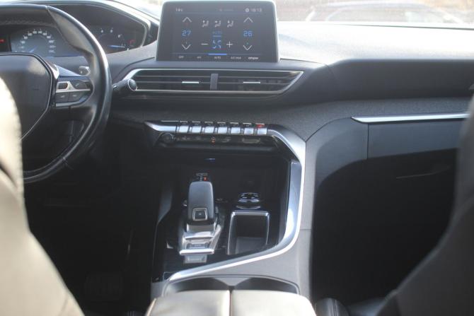 Peugeot 3008 II с пробегом 2017 года, цена 1 615 000 рублей, 140200 км, внедорожник, Автокод Объявления