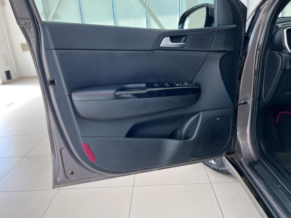 Kia Sportage IV Рестайлинг с пробегом 2019 года, цена 2 300 000 рублей, 108430 км, внедорожник, Автокод Объявления