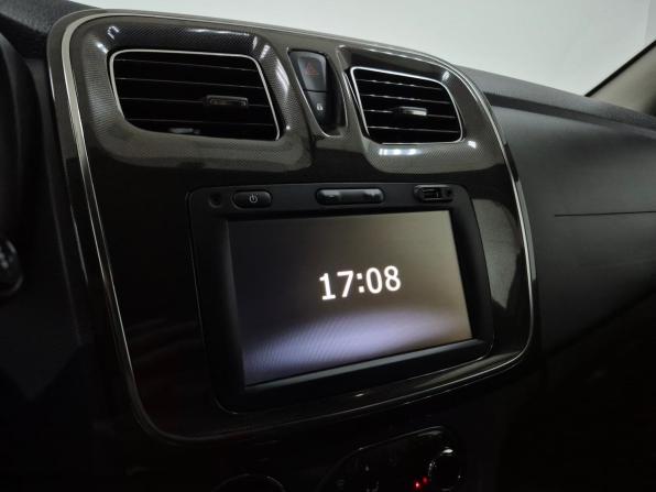 Renault Logan II Рестайлинг с пробегом 2022 года, цена 1 300 000 рублей, 72205 км, седан, Автокод Объявления