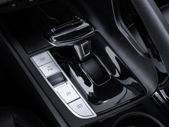 Hyundai Elantra VII (CN7) Рестайлинг с пробегом 2024 года, цена 2 280 000 рублей, 39237 км, седан, Автокод Объявления