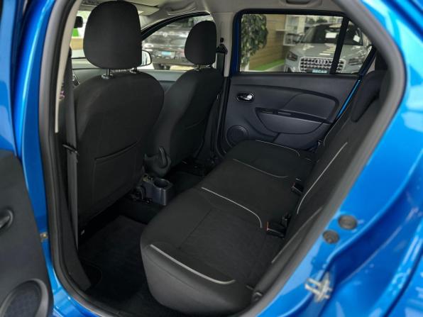Renault Logan II Рестайлинг с пробегом 2019 года, цена 1 350 000 рублей, 99430 км, седан, Автокод Объявления