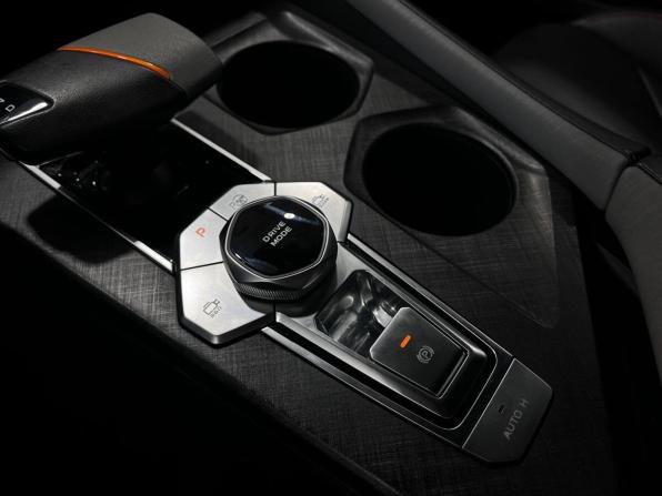 Changan UNI-V I с пробегом 2023 года, цена 2 279 900 рублей, 23000 км, лифтбек, Автокод Объявления
